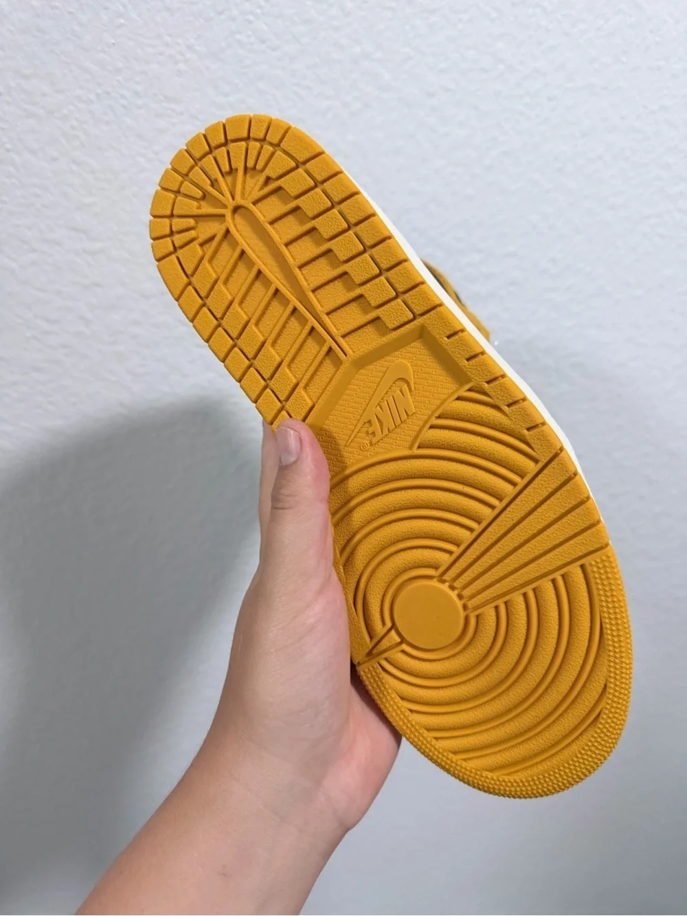 Air Jordan 1 high mustard yellow